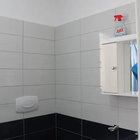 Asja Apartment *